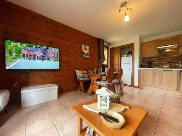 Quiet apartment in Samoëns with pool FR-1-624-101 - Samoëns