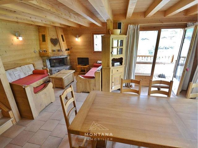 Stunning 8-Sleep Triplex Chalet Apartment with Terrace and Balcony FR-1-458-164 - Le Grand Bornand
