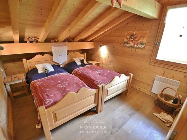 Stunning 8-Sleep Triplex Chalet Apartment with Terrace and Balcony FR-1-458-164 - Le Grand Bornand