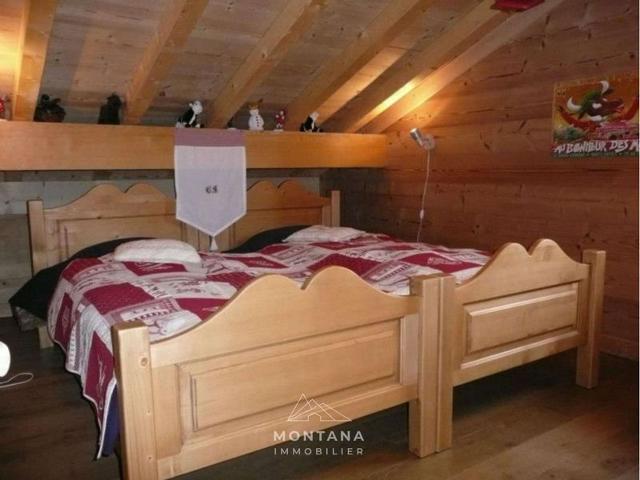Stunning 8-Sleep Triplex Chalet Apartment with Terrace and Balcony FR-1-458-164 - Le Grand Bornand