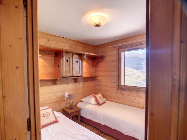 Stunning 2BR Apt in Reberty 2000: Ski-in/Ski-out, Parking, Pool, Spa, Sauna, Sleeps 6 FR-1-178-366 - Les Menuires Reberty 2000