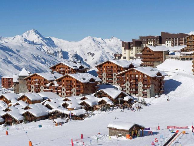 Stunning 2BR Apt in Reberty 2000: Ski-in/Ski-out, Parking, Pool, Spa, Sauna, Sleeps 6 FR-1-178-366 - Les Menuires Reberty 2000