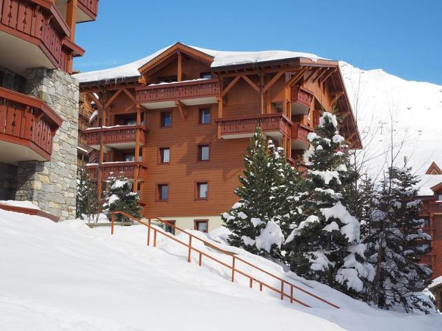 Stunning 2BR Apt in Reberty 2000: Ski-in/Ski-out, Parking, Pool, Spa, Sauna, Sleeps 6 FR-1-178-366 - Les Menuires Reberty 2000