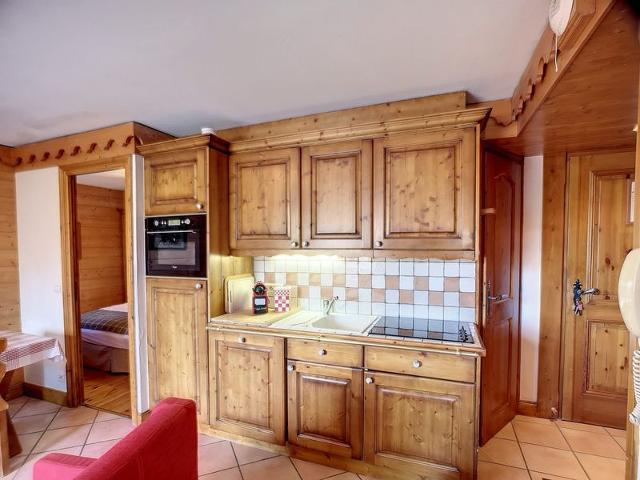 Stunning 2BR Apt in Reberty 2000: Ski-in/Ski-out, Parking, Pool, Spa, Sauna, Sleeps 6 FR-1-178-366 - Les Menuires Reberty 2000