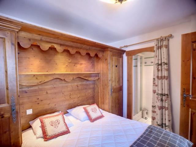 Stunning 2BR Apt in Reberty 2000: Ski-in/Ski-out, Parking, Pool, Spa, Sauna, Sleeps 6 FR-1-178-366 - Les Menuires Reberty 2000
