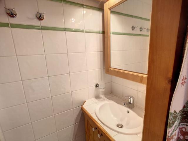 Stunning 2BR Apt in Reberty 2000: Ski-in/Ski-out, Parking, Pool, Spa, Sauna, Sleeps 6 FR-1-178-366 - Les Menuires Reberty 2000