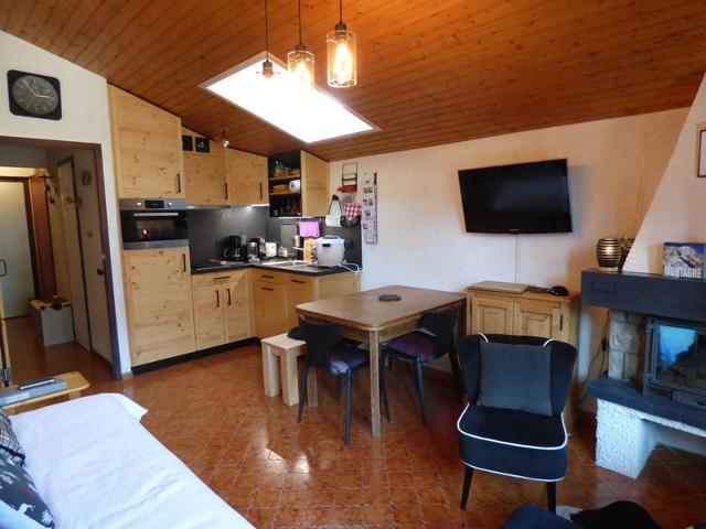 Charming 37m² T2 with balcony, parking, top floor, 4 ppl FR-1-458-168 - Le Grand Bornand