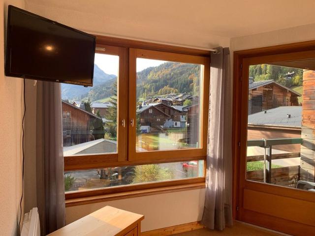 Sunny Studio with Tennis Court Access & Balcony - Morzine, 600m from Center FR-1-679-1 - Morzine