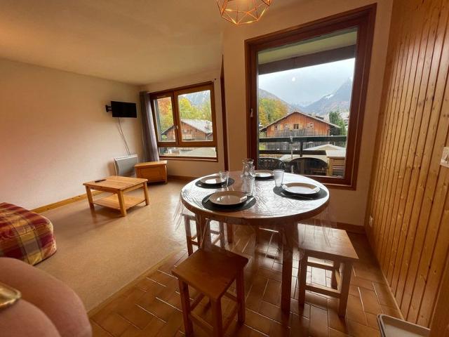 Sunny Studio with Tennis Court Access & Balcony - Morzine, 600m from Center FR-1-679-1 - Morzine