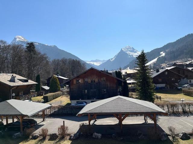 Sunny Studio with Tennis Court Access & Balcony - Morzine, 600m from Center FR-1-679-1 - Morzine
