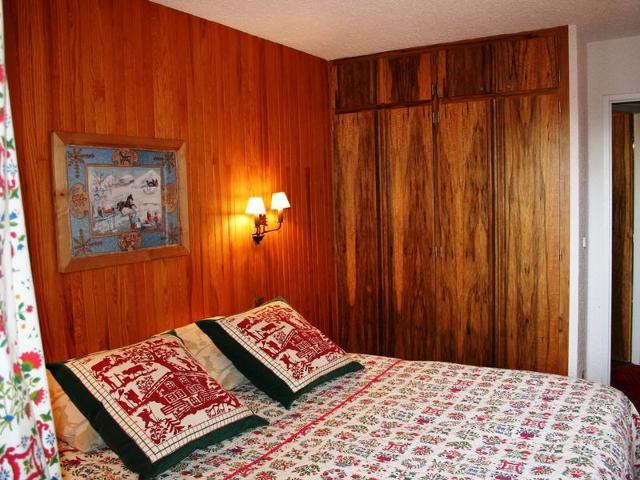 Sunny Apartment at the Foot of the Slopes in Courchevel 1850 FR-1-575-36 - Courchevel 1850