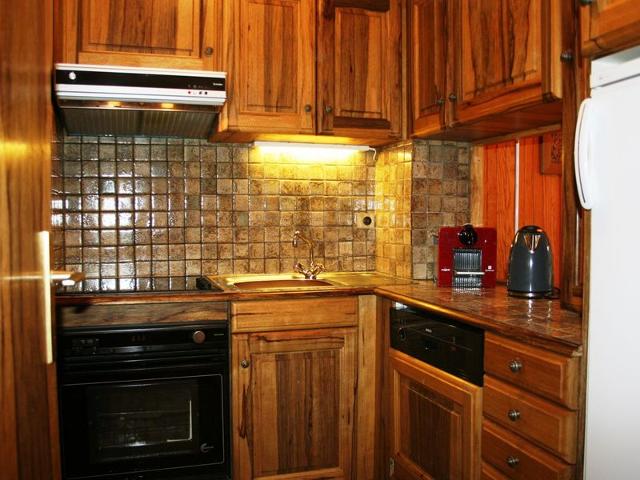 Sunny Apartment at the Foot of the Slopes in Courchevel 1850 FR-1-575-36 - Courchevel 1850