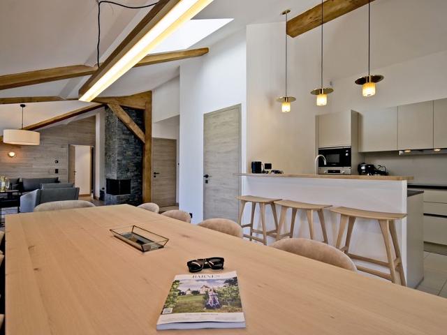 Stunning Top-Floor Ski-In/Ski-Out Apartment with Concierge Service, Courchevel FR-1-613A-29 - Courchevel 1650