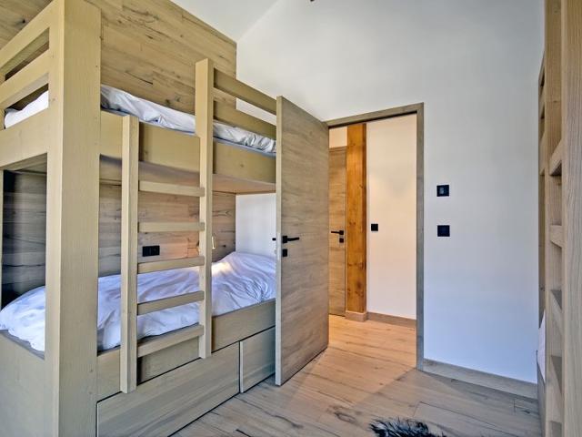 Stunning Top-Floor Ski-In/Ski-Out Apartment with Concierge Service, Courchevel FR-1-613A-29 - Courchevel 1650