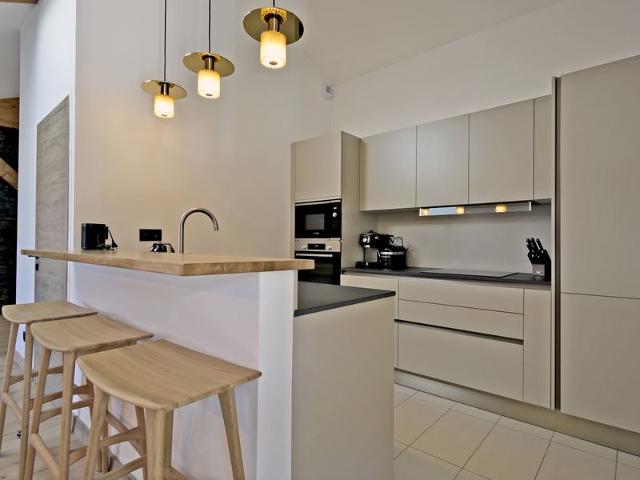 Stunning Top-Floor Ski-In/Ski-Out Apartment with Concierge Service, Courchevel FR-1-613A-29 - Courchevel 1650
