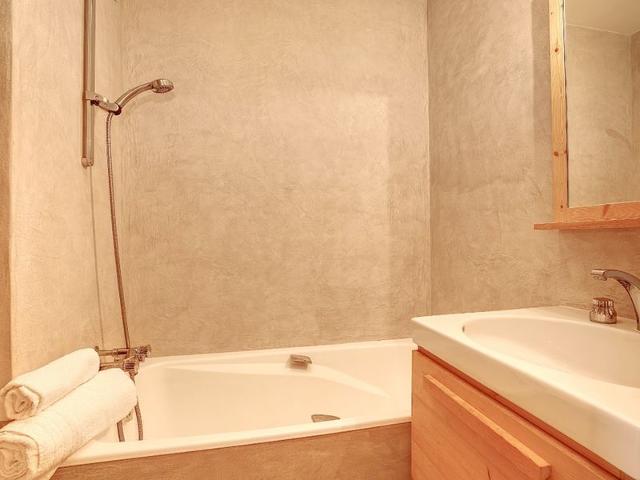 3-Bedroom Ski-In Ski-Out Apartment, Courchevel FR-1-575-16 - Courchevel 1850