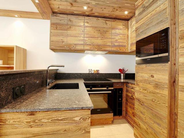 Modern alpine apt, balcony, parking, ski-in/out - 4 to 6 ppl FR-1-575-108 - Courchevel 1850