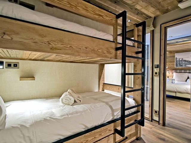 Luxurious Ski-in/Ski-out Apartment with Concierge Service and Stunning Mountain Views FR-1-613-65 - Méribel Les Allues 1200