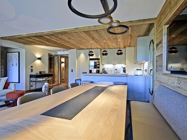 Luxurious Ski-in/Ski-out Apartment with Concierge Service and Stunning Mountain Views FR-1-613-65 - Méribel Les Allues 1200