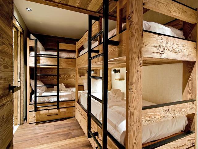 Luxurious Ski-in/Ski-out Apartment with Concierge Service and Stunning Mountain Views FR-1-613-65 - Méribel Les Allues 1200