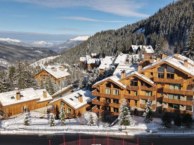 Luxurious Ski-in/Ski-out Apartment with Concierge Service and Stunning Mountain Views FR-1-613-65 - Méribel Les Allues 1200