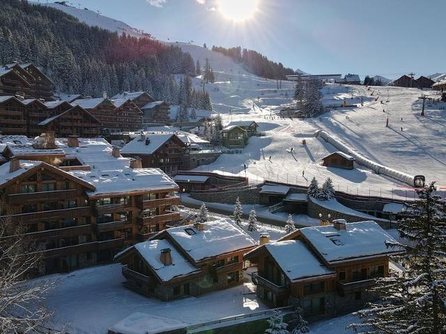 Luxurious Ski-in/Ski-out Apartment with Concierge Service and Stunning Mountain Views FR-1-613-65 - Méribel Les Allues 1200