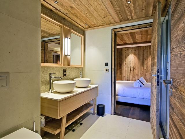Luxurious Ski-in/Ski-out Apartment with Concierge Service and Stunning Mountain Views FR-1-613-65 - Méribel Les Allues 1200