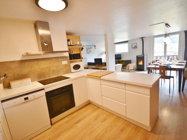 Spacious T4 apartment in Morzine, 3 bedrooms, parking, balconies, linens included FR-1-684-3 - Morzine