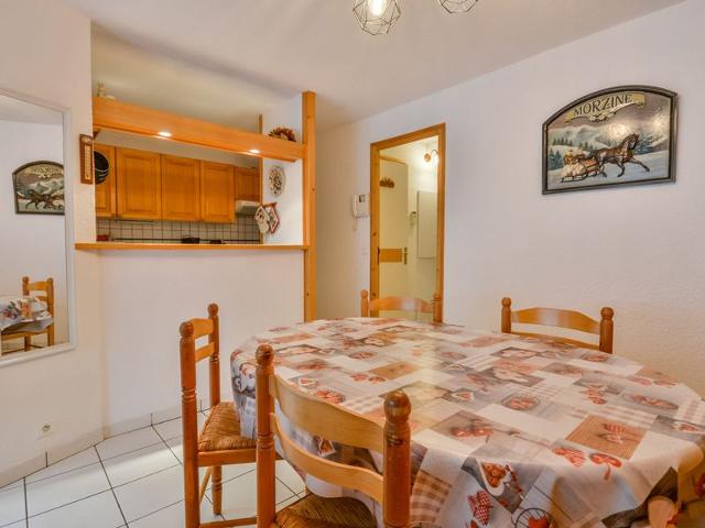 Centrally Located 2-Room Apartment Near Ski Lifts, Sleeps 6, Parking, Balcony FR-1-684-7 - Morzine