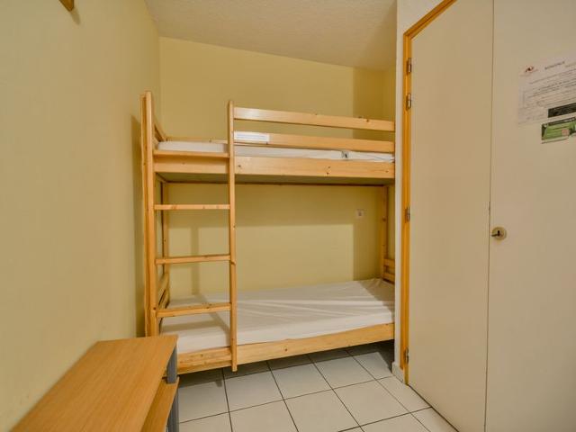 Centrally Located 2-Room Apartment Near Ski Lifts, Sleeps 6, Parking, Balcony FR-1-684-7 - Morzine