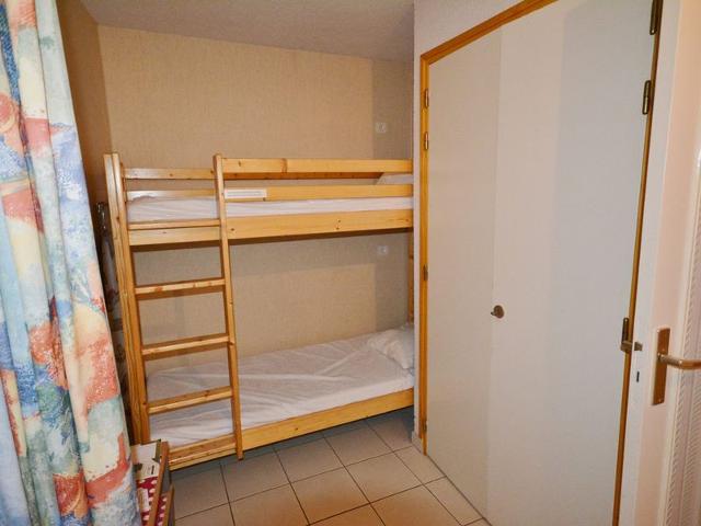 Centrally Located 2-Room Apartment Near Ski Lifts, Sleeps 6, Parking, Balcony FR-1-684-7 - Morzine