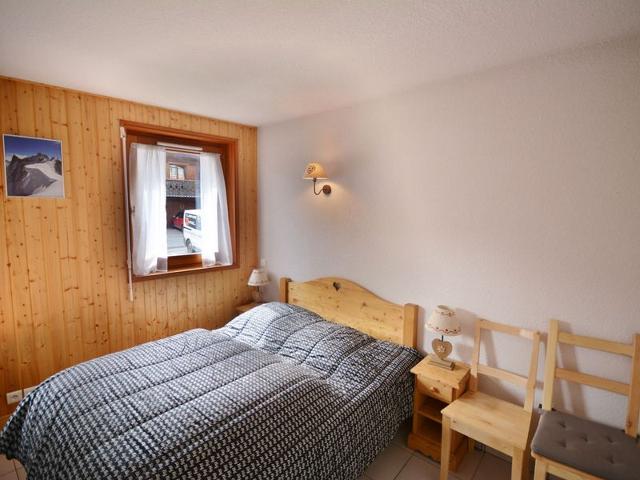 Central Apartment Near Slopes - Sleeps 4 FR-1-684-45 - Morzine