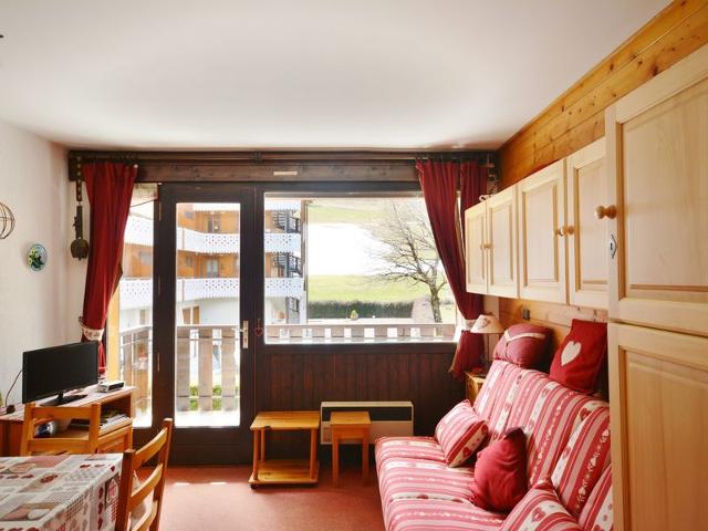 Studio for 4 near Morzine Center and Slopes with Garage, Balcony, and Ski Storage FR-1-684-15 - Morzine