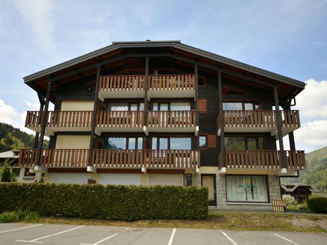 Studio for 4 near Morzine Center and Slopes with Garage, Balcony, and Ski Storage FR-1-684-15 - Morzine