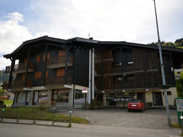 Studio for 4 near Morzine Center and Slopes with Garage, Balcony, and Ski Storage FR-1-684-15 - Morzine