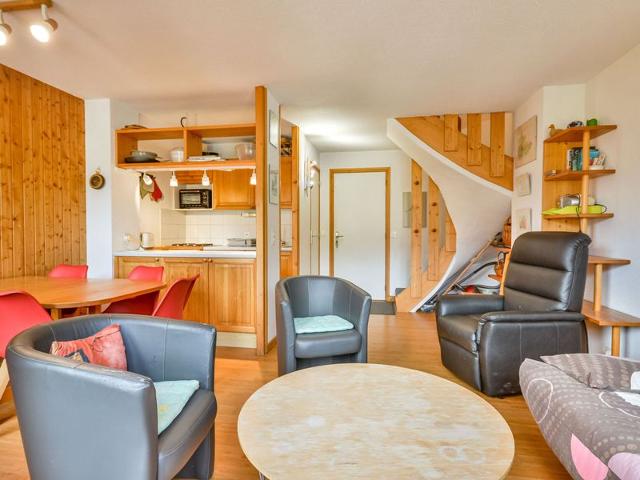 Duplex for 6 in Morzine with WIFI, parking, near center and lifts FR-1-684-39 - Morzine
