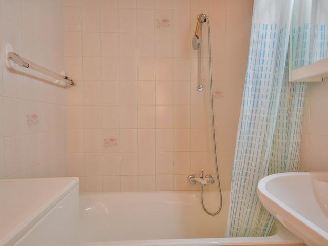 Duplex for 6 in Morzine with WIFI, parking, near center and lifts FR-1-684-39 - Morzine