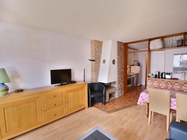 Cozy Central Studio for 4 in Morzine - Balcony, Mountain Views, Near Lifts, Amenities Included FR-1-684-17 - Morzine