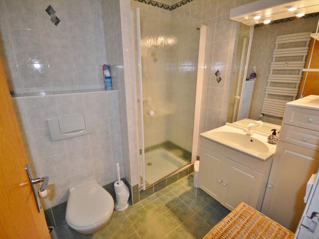 Cozy Central Studio for 4 in Morzine - Balcony, Mountain Views, Near Lifts, Amenities Included FR-1-684-17 - Morzine