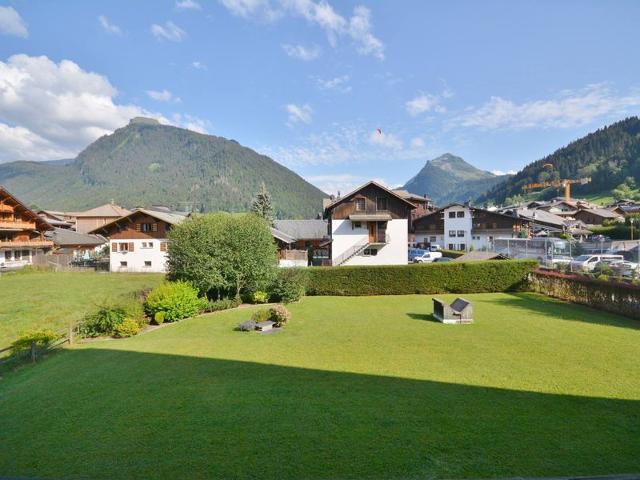 Cozy Central Studio for 4 in Morzine - Balcony, Mountain Views, Near Lifts, Amenities Included FR-1-684-17 - Morzine