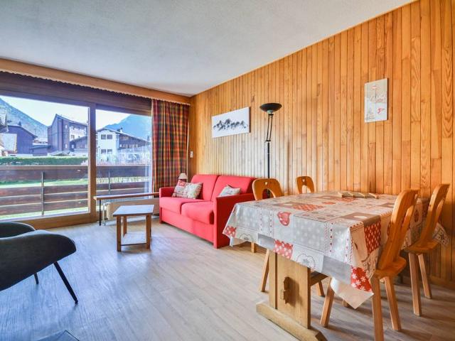 Charming Studio for 4 with Balcony, Central Location, Near Lift, WiFi, Parking, No Pets FR-1-684-19 - Morzine