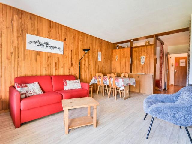 Charming Studio for 4 with Balcony, Central Location, Near Lift, WiFi, Parking, No Pets FR-1-684-19 - Morzine