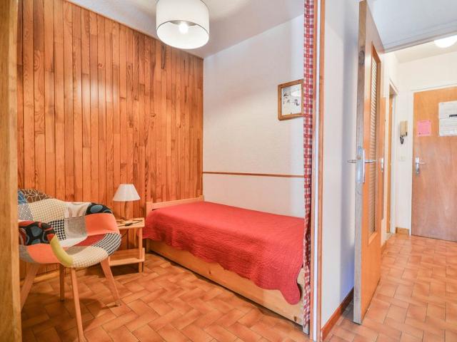 Charming Studio for 4 with Balcony, Central Location, Near Lift, WiFi, Parking, No Pets FR-1-684-19 - Morzine