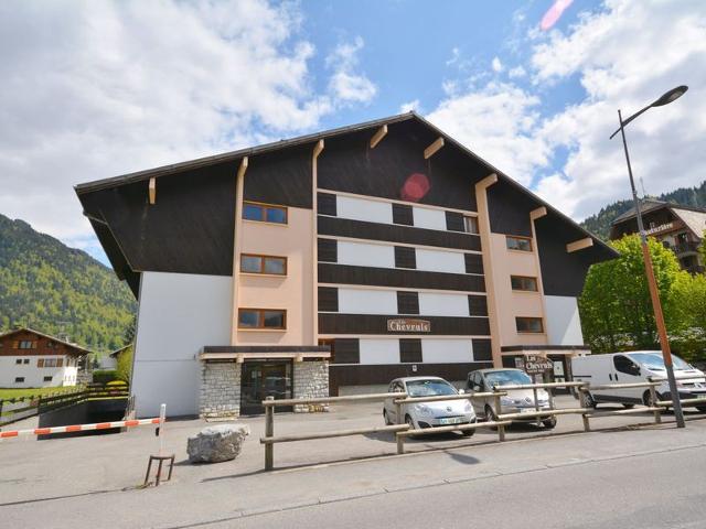 Charming Studio for 4 with Balcony, Central Location, Near Lift, WiFi, Parking, No Pets FR-1-684-19 - Morzine