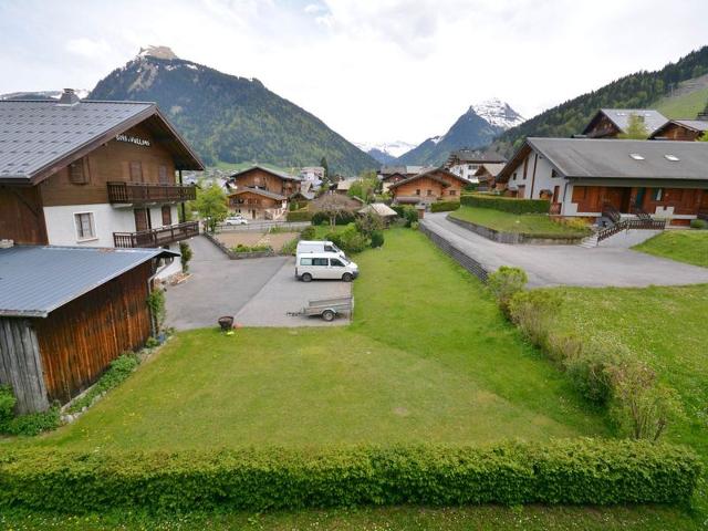 Spacious & Quiet 2BR Duplex | Sleeps 6 | Near Ski Lifts | Balcony | WiFi | Parking FR-1-684-28 - Morzine