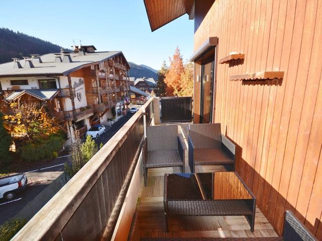 Central Duplex for 6 with Balcony, Near Ski Lifts and Shops FR-1-684-32 - Morzine
