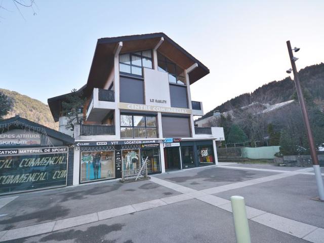 Central Duplex for 6 with Balcony, Near Ski Lifts and Shops FR-1-684-32 - Morzine