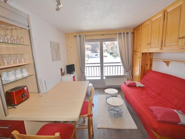 Cozy Studio for 4, Balcony, Parking, Near Slopes & Center FR-1-684-34 - Morzine