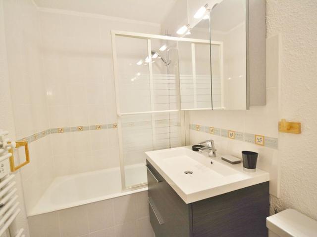 Cozy Studio for 4, Balcony, Parking, Near Slopes & Center FR-1-684-34 - Morzine