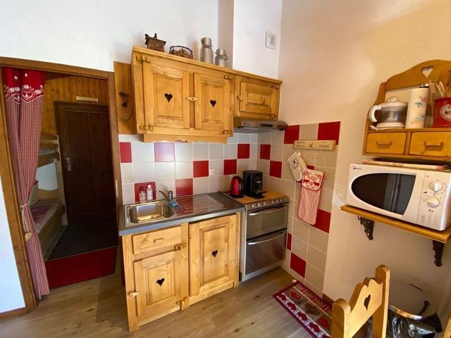 Studio for 4 on the slopes with balcony and parking FR-1-459-193 - La Clusaz